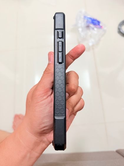 ขายเคส UAG MONARCH  16 Plus 700 บาท สภาพใช้งานมือ เดียว มีใบเสร็จ พร้อมกล่อง ส่งฟรี รูปที่ 6