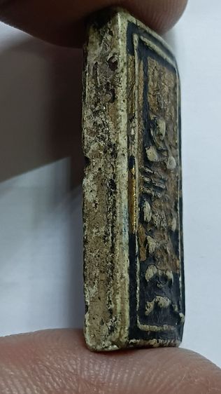 พระสมเด็จปิลันทน์แห่งวัดระฆัง เจ้าคุณทัตลงรักปิดทองเก่าตามภาพ รูปที่ 2