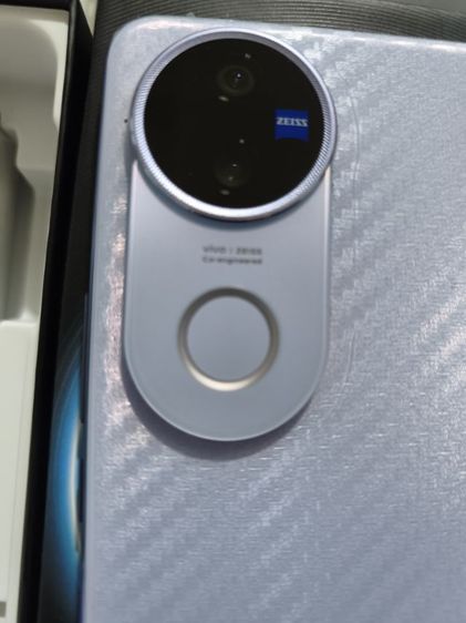 Vivo V50 5Gครบกล่อง สวยงามไร้รอย ประกันศูนย์ถึงเมษา รูปที่ 4