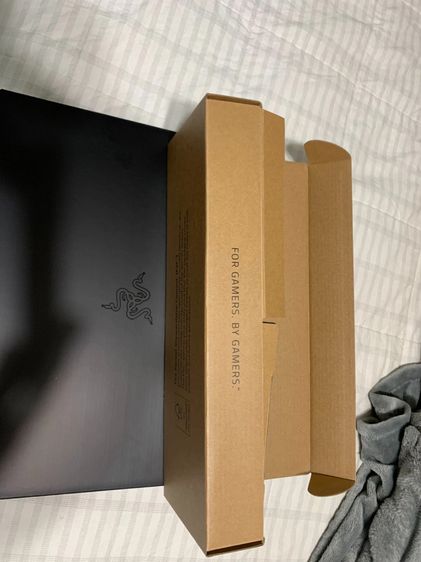 2025 Razer Blade 14 Gaming Laptop NVIDIA GeForce RTX 5070 AMD Ryzen AI 9 365 like new รูปที่ 5