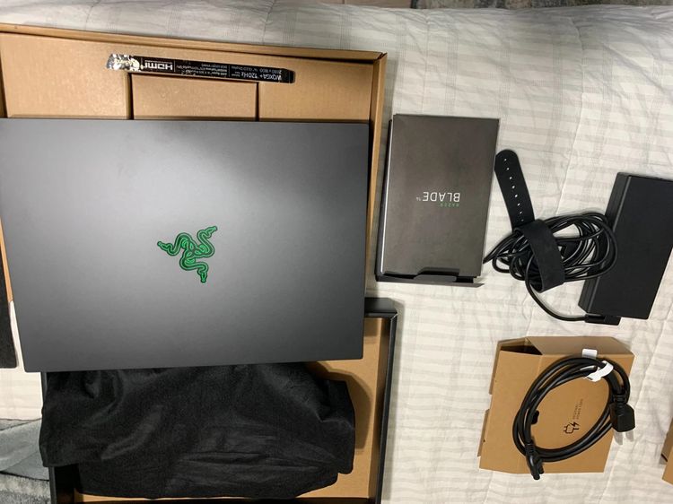 2025 Razer Blade 14 Gaming Laptop NVIDIA GeForce RTX 5070 AMD Ryzen AI 9 365 like new รูปที่ 4