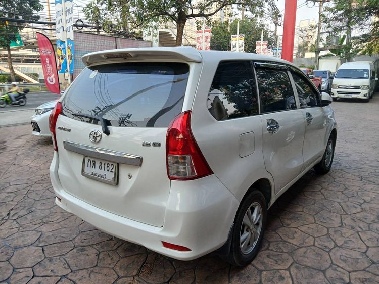 Toyota Avanza 2014 1.5 E Sedan เบนซิน ไม่ติดแก๊ส เกียร์อัตโนมัติ ขาว รูปที่ 4