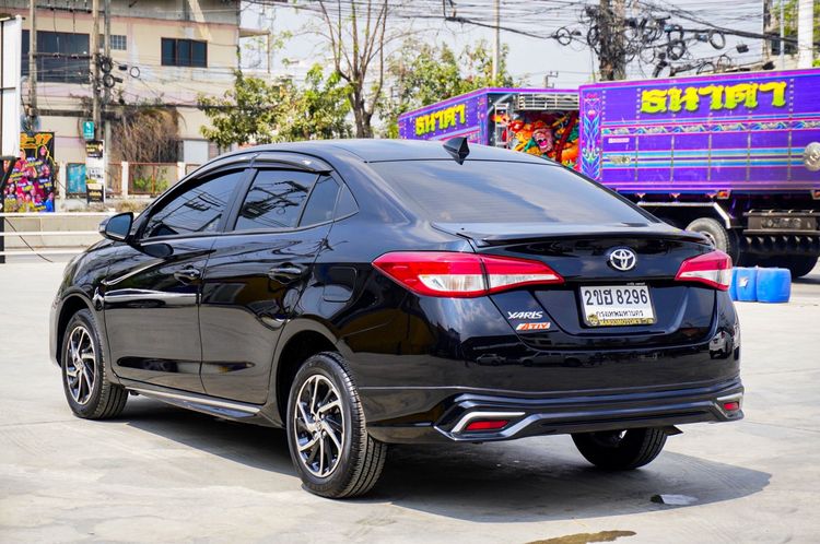 Toyota Yaris ATIV 2022 1.2 Sport Sedan เบนซิน ไม่ติดแก๊ส เกียร์อัตโนมัติ ดำ รูปที่ 4