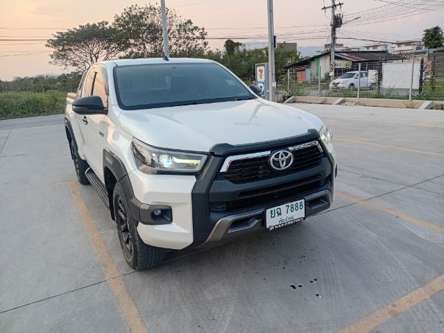 Toyota Hilux Revo 2020 Smart Cab Prerunner 2x4 2.4 Rocco Pickup ดีเซล เกียร์อัตโนมัติ ขาว รูปที่ 2