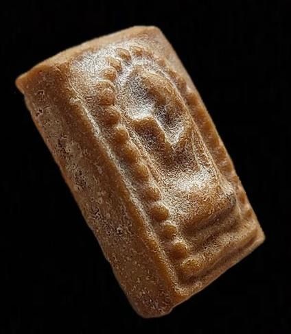 นางกวักเนื้อผงน้ำมัน หลวงพ่อกวย วัดโฆสิตาราม จ.ชัยนาท รูปที่ 3