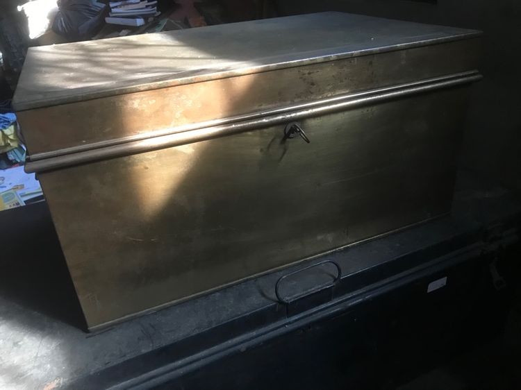 หีบทองเหลืองโบราณพร้อมกุญแจเดิมๆ รูปที่ 6