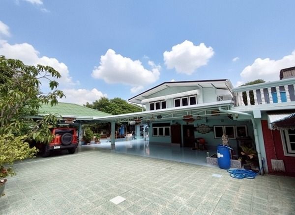 ขายบ้านเดี่ยวปรับปรุงใหม่ 4 นอน 3 น้ำ โฉนดที่ดินกรุงเทพ 233 วา ติดคลองประเวศ หลังสนามบินสุวรรณภูมิ แอร์พอร์ตลิงค์ลาดกระบัง ปล่อยเช่าได้เดือน