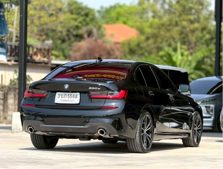 BMW Series 3 2020 330e Sedan ปลั๊กอินไฮบริด (PHEV) ไม่ติดแก๊ส เกียร์อัตโนมัติ ดำ รูปที่ 4