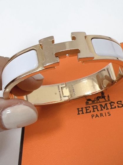กำไล Hermès รุ่น Clic H สีขาว