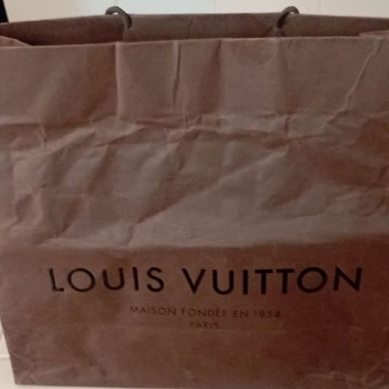 ถุงกระดาษ CHANEL สีดำ และ LOUIS VUITTON สีน้ำตาล ของแท้ รูปที่ 4