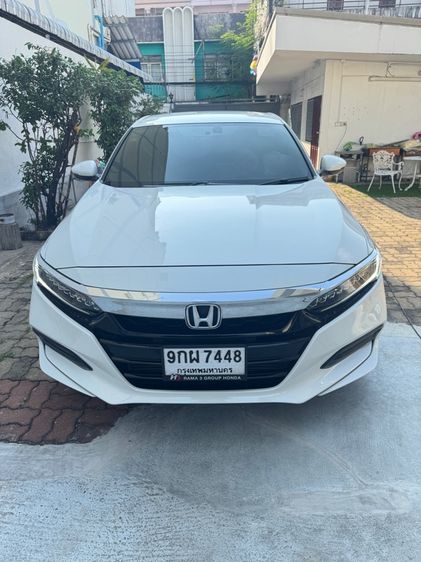 รถ Honda Accord 1.5 Turbo EL สี ขาว