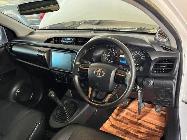 Toyota Hilux Revo 2021 2.8 ENTRY STANDARD CAB Pickup ดีเซล ไม่ติดแก๊ส เกียร์ธรรมดา ขาว รูปที่ 3