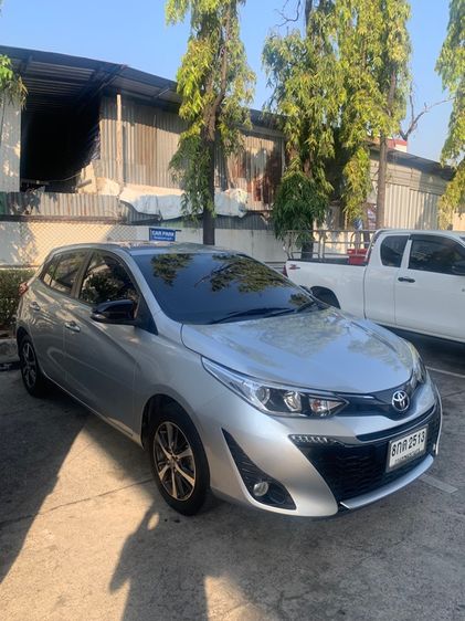 รถ Toyota Yaris 1.2 G Plus สี บรอนซ์เงิน