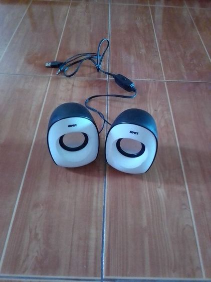 ขายลำโพงสำหรับโน๊ตบุ๊ค  1 คู่ ราคา 300 บาท