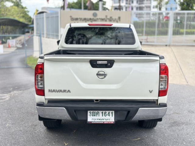 Nissan NP300-NAVARA 2020 2.5 Calibre V Pickup ดีเซล ไม่ติดแก๊ส เกียร์อัตโนมัติ ขาว รูปที่ 2