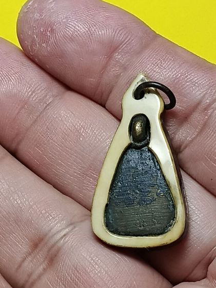 รูปหล่อหลวงพ่อเงิน พิมพ์นิยม สภาพผ่านการใช้ กับ จอบเล็กหลวงพ่อเงิน สภาพผ่านการใช้ออกรบสงครามเวียตนามมาด้วยกัน พระนายทหารพรานเก่า แบ่งให้บูชา รูปที่ 17