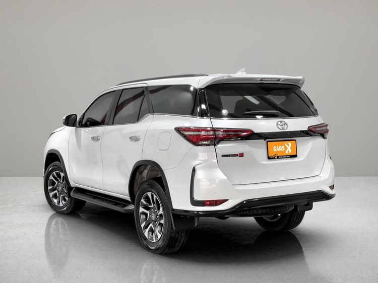 Toyota Fortuner 2022 2.4 Leader V Utility-car ดีเซล ไม่ติดแก๊ส เกียร์อัตโนมัติ ขาว รูปที่ 4