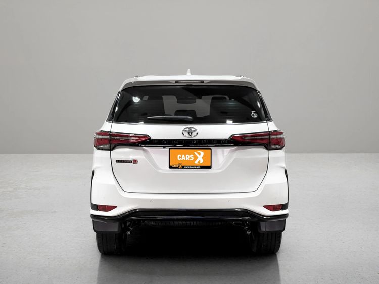 Toyota Fortuner 2022 2.4 Leader V Utility-car ดีเซล ไม่ติดแก๊ส เกียร์อัตโนมัติ ขาว รูปที่ 3