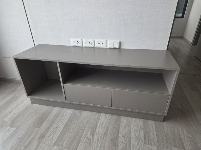 ไม้ ตู้วางทีวี ขนาด 135 cm (ใหม่ มือหนึ่ง)