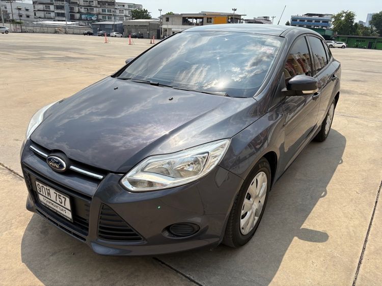 รถ Ford Focus 1.6 Trend สี เทา