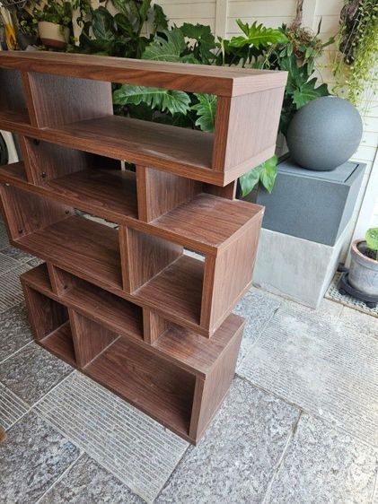 ชั้นวางของไม้ลายวอลนัท สภาพดี แข็งแรง รับเอง เพชรเกษม 53 รูปที่ 4