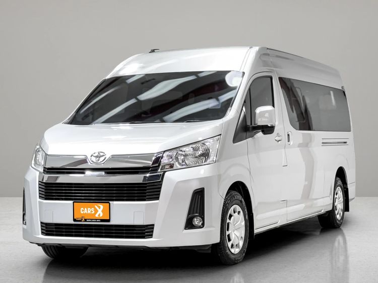 รถ Toyota Commuter 2.8 สี บรอนซ์เงิน