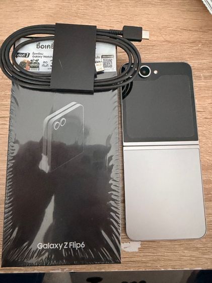อื่นๆ Samsung Zfilp 6 256 gb silver