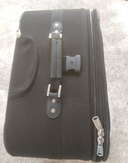 Large Wheeled Suitcase กระเป๋าเดินทางแบบมีล้อลากขนาดใหญ่ สภาพใหม่ รูปที่ 2