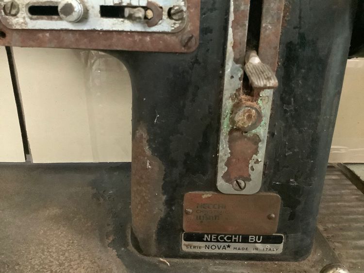 จักรเย็บผ้าโบราณ รูปที่ 10