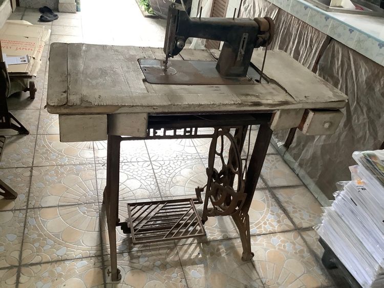 จักรเย็บผ้าโบราณ รูปที่ 2
