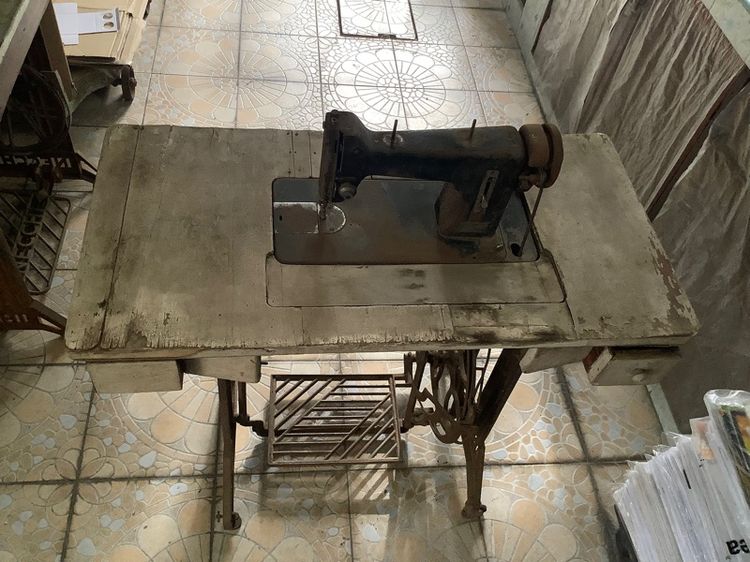 จักรเย็บผ้าโบราณ รูปที่ 6