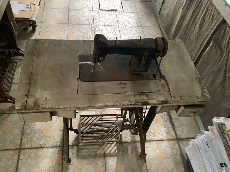 จักรเย็บผ้าโบราณ รูปที่ 4