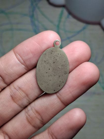 เหรียญลงยาหลวงพ่อเดิมหลังจารมือ รูปที่ 3