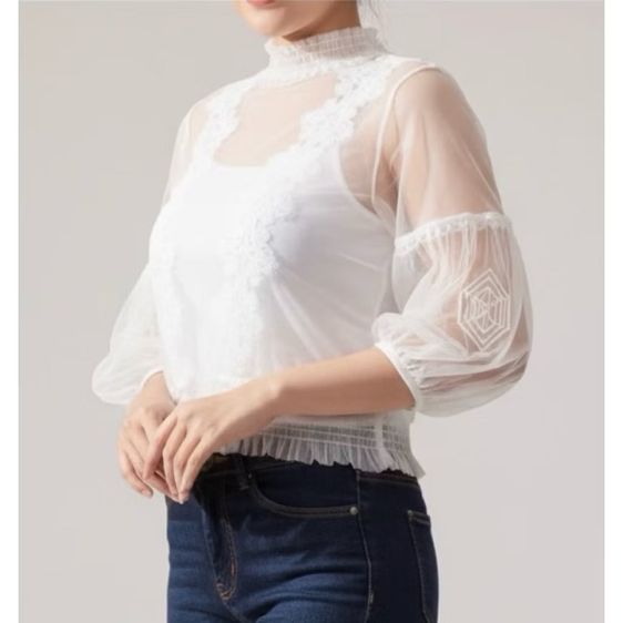 เสื้อลูกไม้คอปีนแขนยาว พร้อมเสื้อสายเดี่ยวด้านใน2ชิ้น ผ้านิ่มใส่สบาย ใส่ออกงานได้ทุกเทศกาล รูปที่ 2