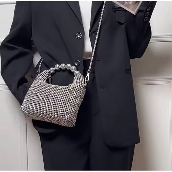 Rhinestone Dinner Handbags Bucket Bags กระเป๋าสะพายข้างสําหรับงานปาร์ตี้งานแต่งงานค็อกเทลปาร์ตี้ เพชรแน่นมากสวยหรูดูแพงมาก เกรดขึ้นห้าง รูปที่ 2