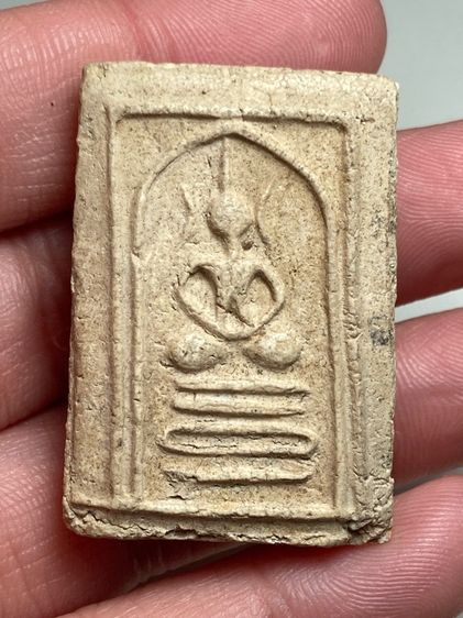 พระสมเด็จเข่าตุ่ม