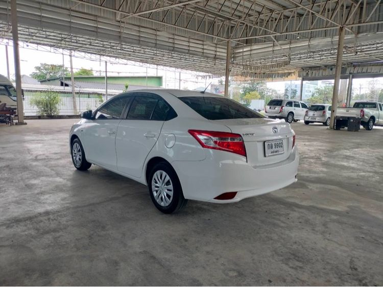 Toyota Vios 2013 1.5 E Sedan เบนซิน ไม่ติดแก๊ส เกียร์อัตโนมัติ ขาว รูปที่ 3