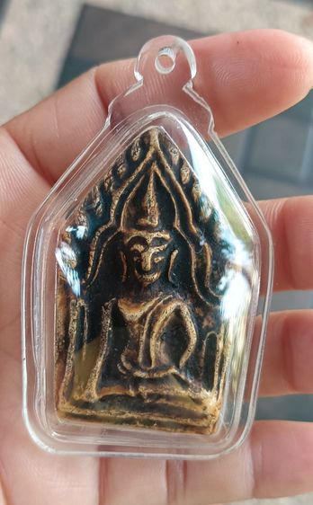 พระสีเหลือง 1 องค์