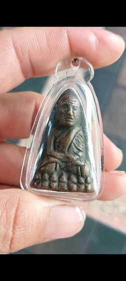 พระสามเหลี่ยม 1  องค์