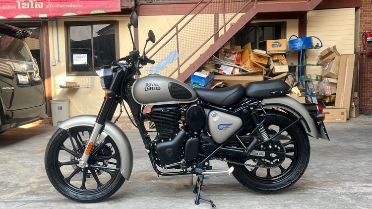 Classic 2023 Royal Enfield 350 ไมล์ 3769 km.