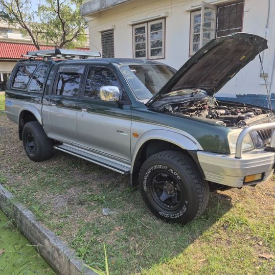 Mitsubishi Strada Grandis 2000 2.8 Grandis GLS 4WD Pickup เบนซิน LPG เกียร์ธรรมดา เขียว รูปที่ 2