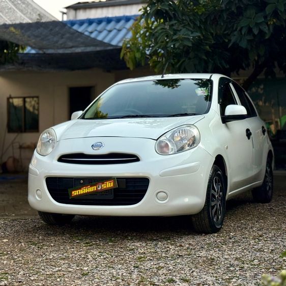 รถ Nissan March 1.2 EL สี ขาว