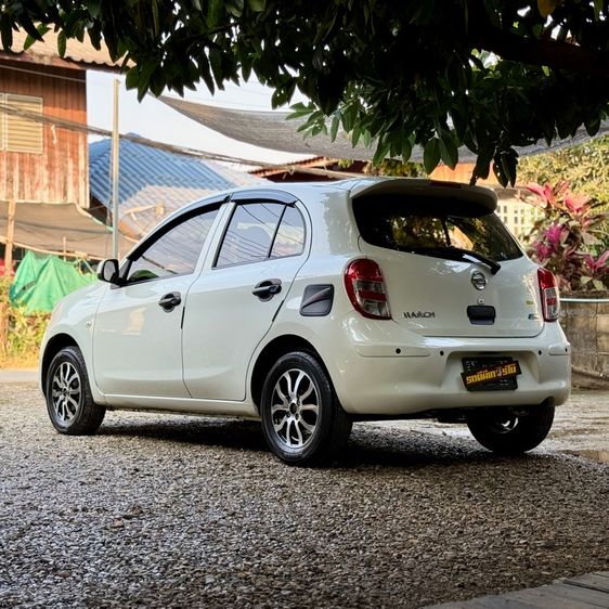 Nissan March 2010 1.2 EL Sedan เบนซิน ไม่ติดแก๊ส เกียร์อัตโนมัติ ขาว รูปที่ 4