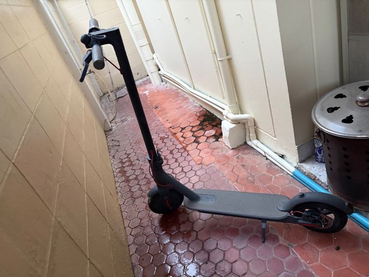 สกู๊ตเตอร์ไฟฟ้า Xiaomi Scooter Essential