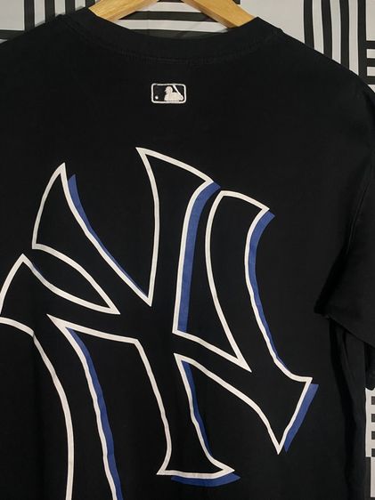 เสื้อยืด MLB รุ่น Basic Mega Logo Oversized-Fit T-Shirt สีดำ รูปที่ 3