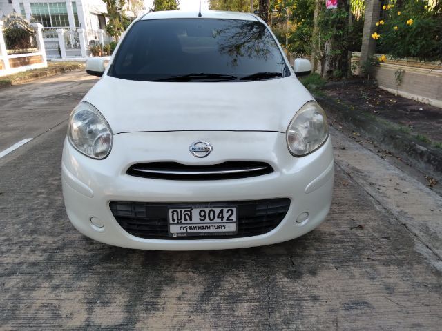 Nissan March 2011 1.2 E Sedan เบนซิน ไม่ติดแก๊ส เกียร์อัตโนมัติ ขาว รูปที่ 4