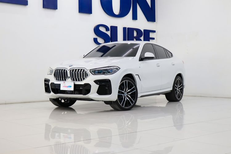 รถ BMW X6 3.0 xDrive40i M Sport สี ขาว