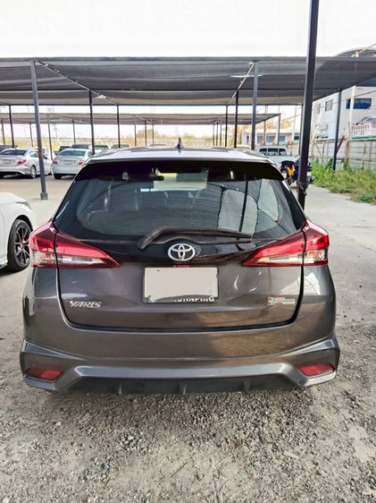 Toyota Yaris 2021 1.2 Sport Premium Sedan เบนซิน ไม่ติดแก๊ส เกียร์อัตโนมัติ เทา รูปที่ 3