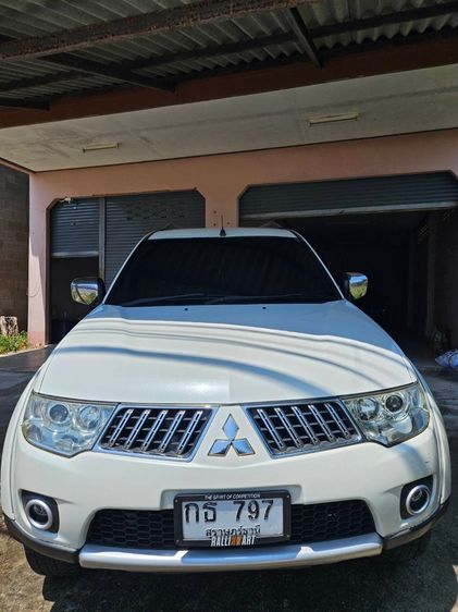 รถ Mitsubishi Pajero Sport 2.5 GT สี ขาว