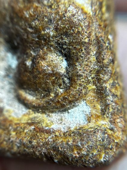 พระนางพญา พิมพ์เข่าโค้ง รูปที่ 7